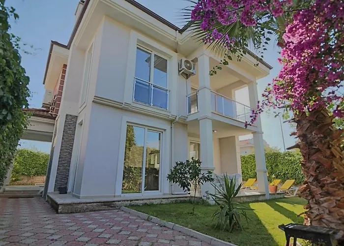 Detached With Private Pool In Calista Вилла