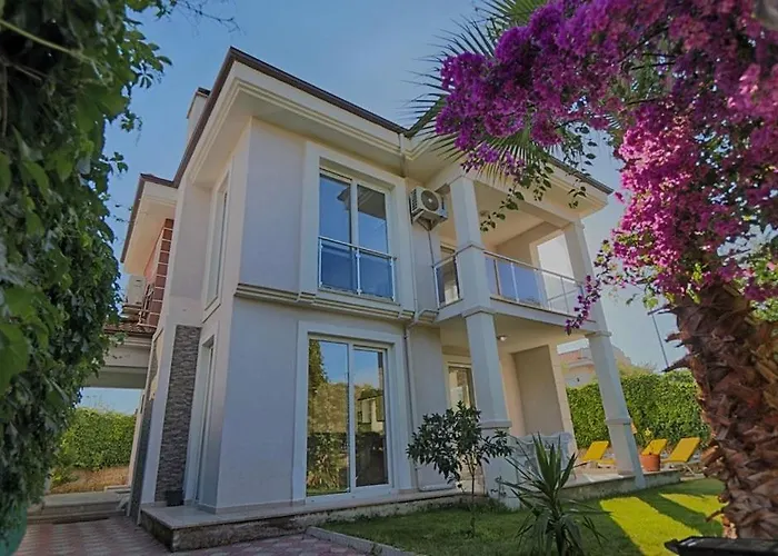 Detached With Private Pool In çalışta Villa