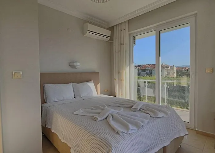 Detached With Private Pool In çalışta *