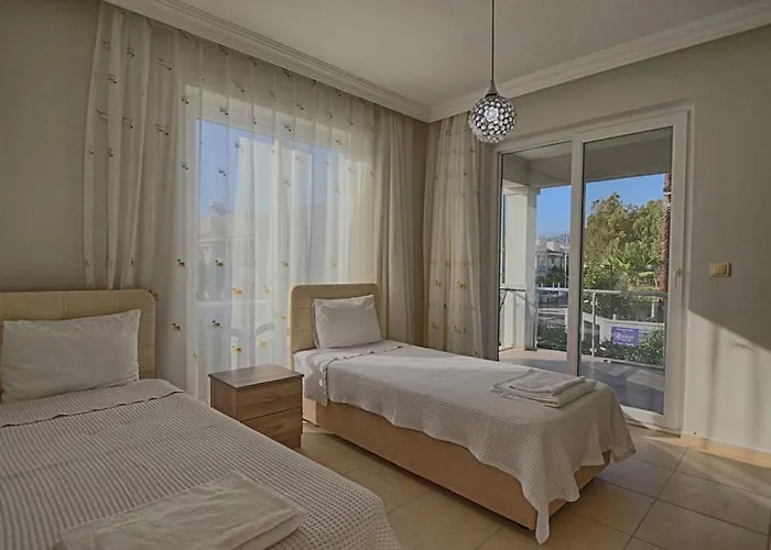 Villa Detached With Private Pool In Calista *