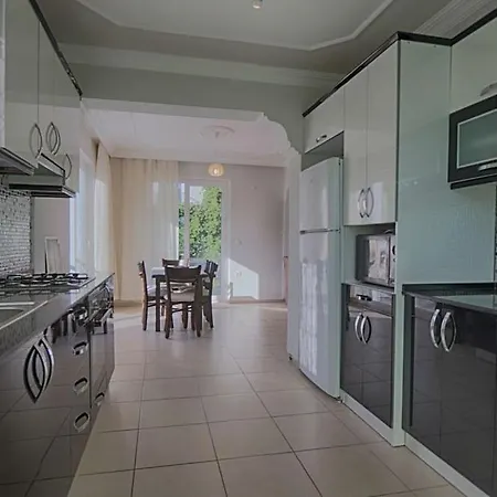 Villa Detached With Private Pool In çalışta *