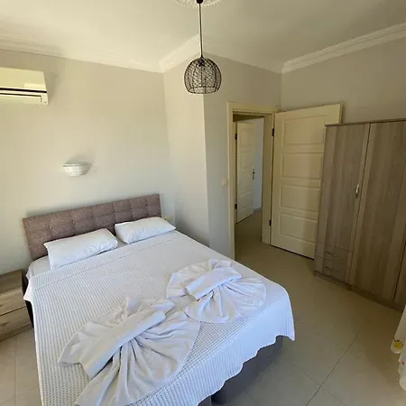 Detached With Private Pool In Calista Vila