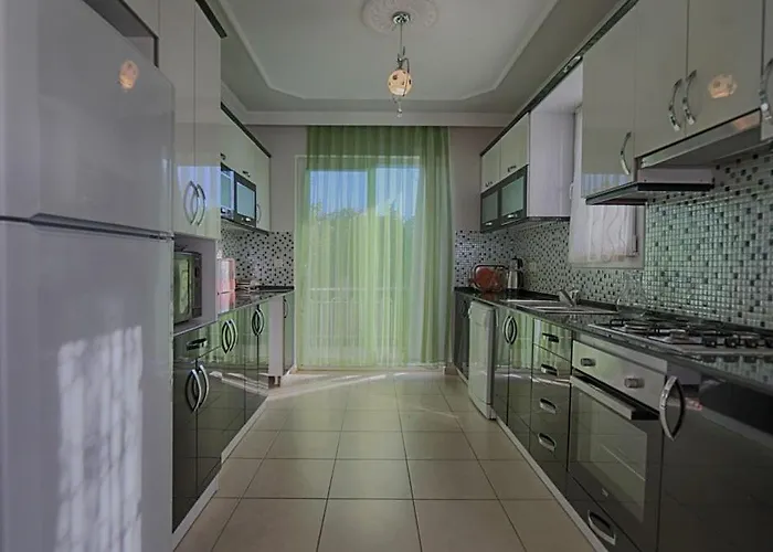 Detached With Private Pool In Calista フェティエ